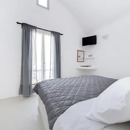 Anthelea Santorini 3*