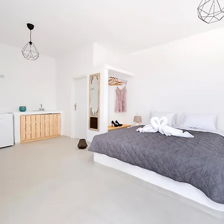Couette-café Anthelea Santorini 3*